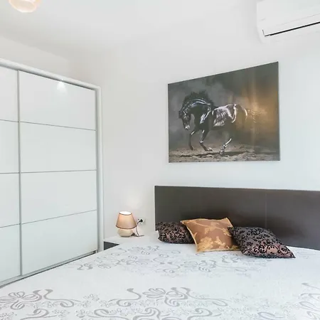 Princess Palace Apartment, La Mer *